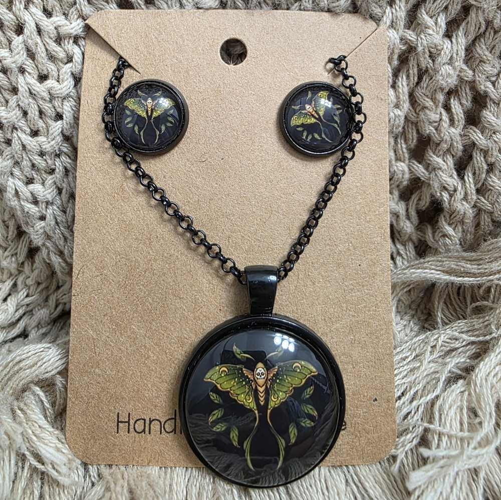🥳SOLD🥳 Black and Green Moth Jewelry Set
